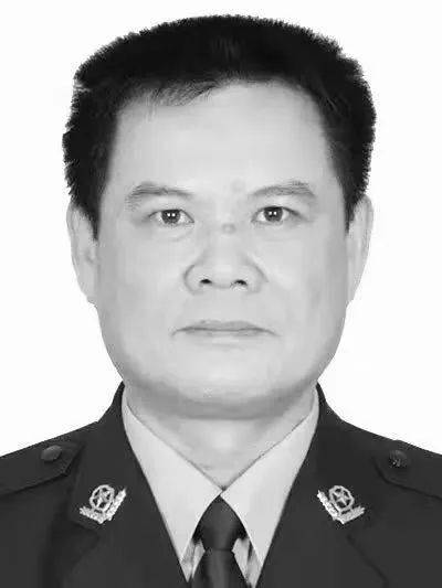 梁栋华(1963-2020)开平市大沙镇人,原开平市公安局政工室二级警长.