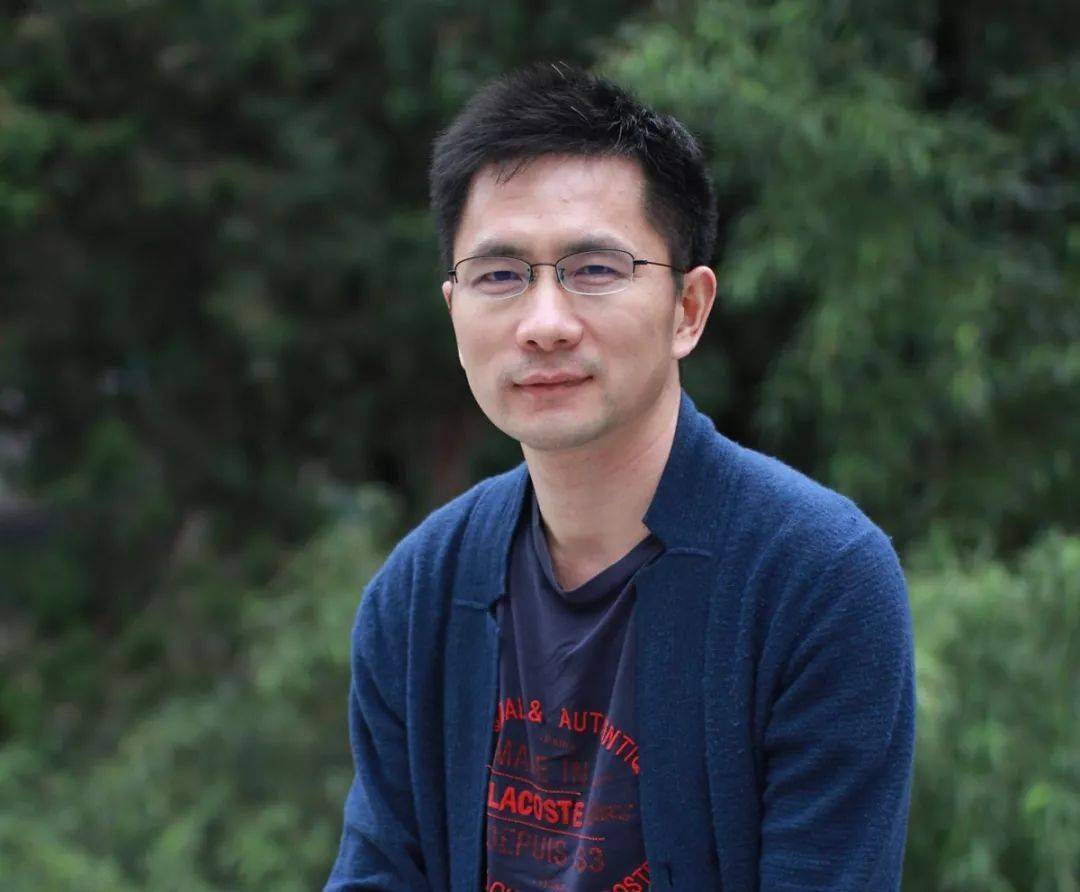 作家沈念来自洞庭湖的消息隐藏着一个有情有义有悲有喜的人世间