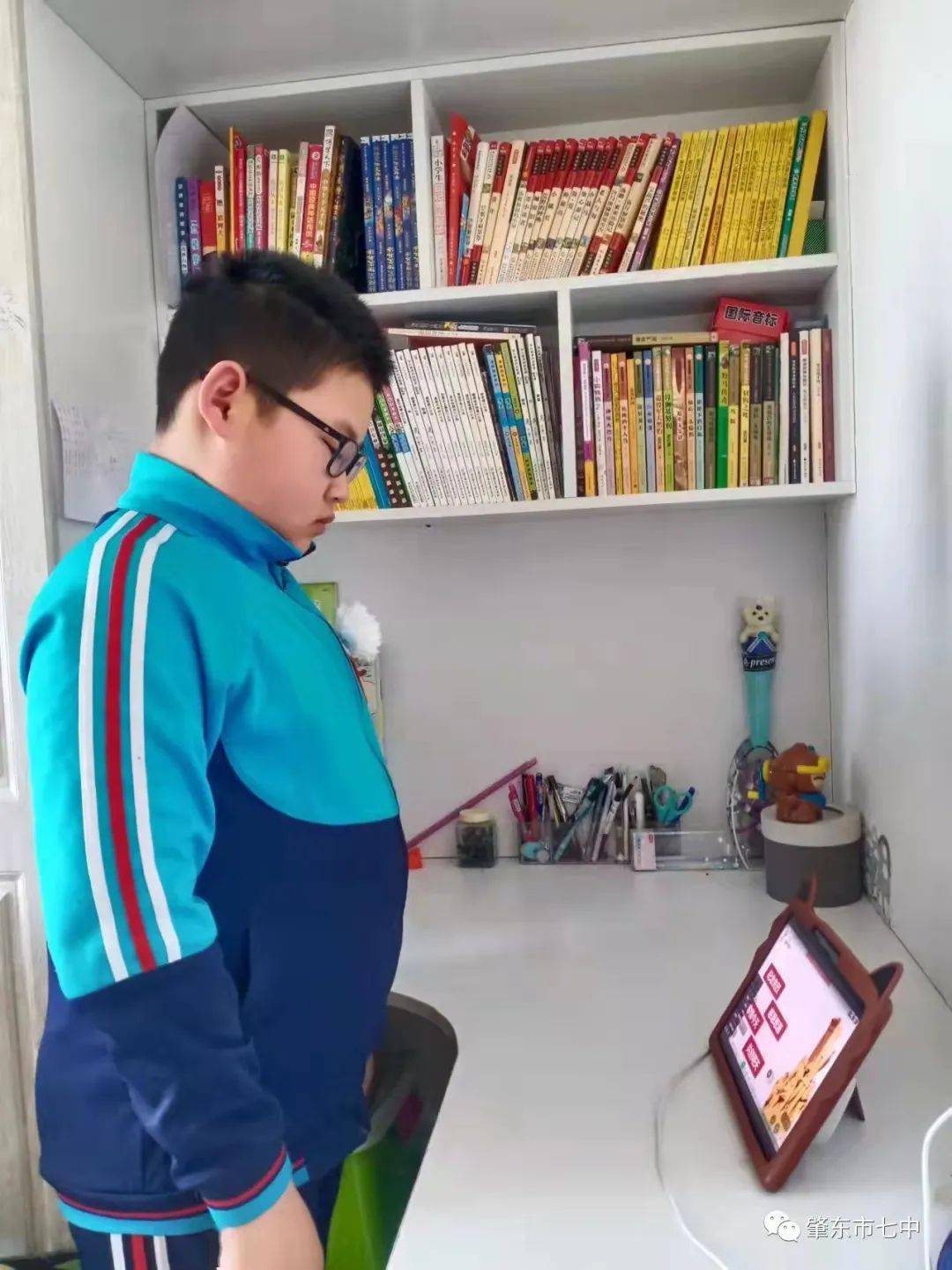 赓续英烈精神汲取奋进力量肇东市第七中学校缅怀革命先烈争做时代新人