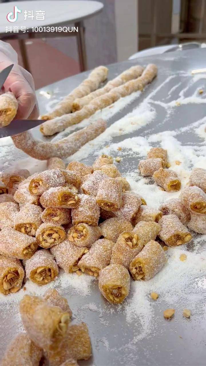 手工猫屎糖新鲜出炉花生椰蓉软糖旦场猫屎糖猫屎糖吃货小胡猫屎糖追剧