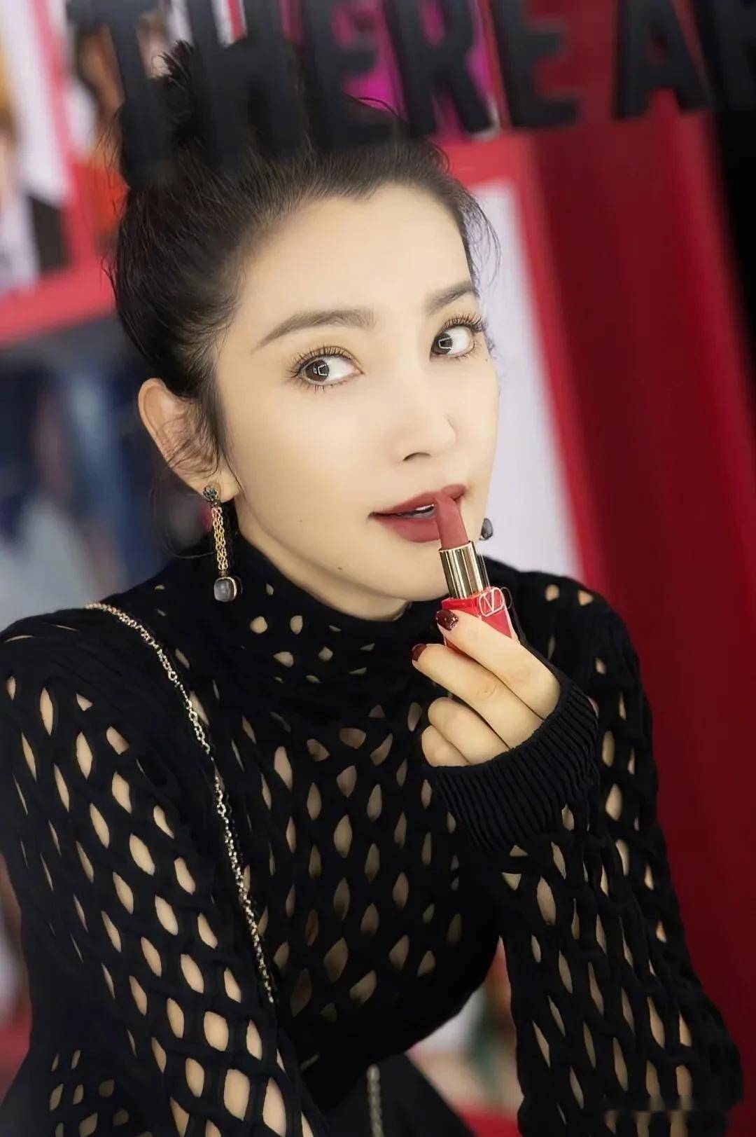 李冰冰雪白雪白的