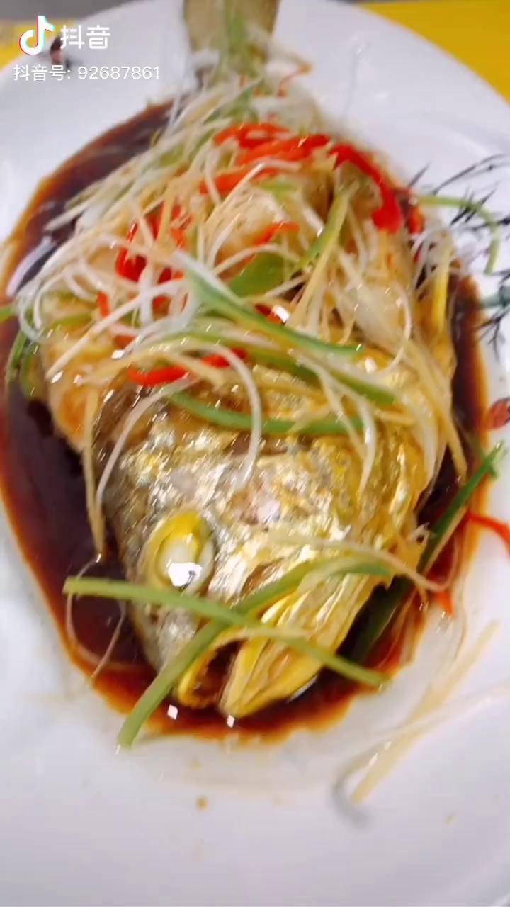 清蒸大黄花鱼美食