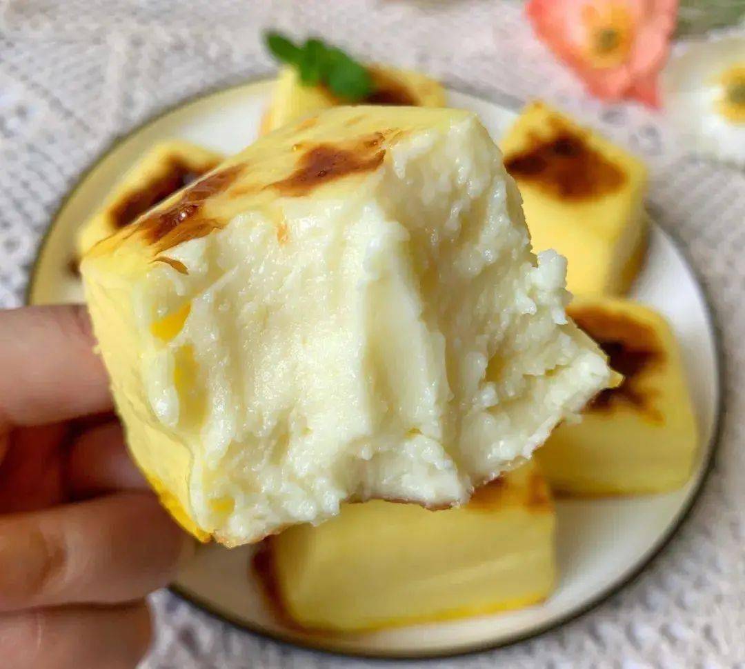 软糯香滑的软心奶酪嫩滑香浓又简单的牛奶小甜点2道美食根本停不下来