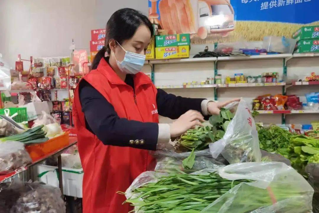 封控區裡的冰墩墩和雪容融寶石花物業冀東油田地區公司