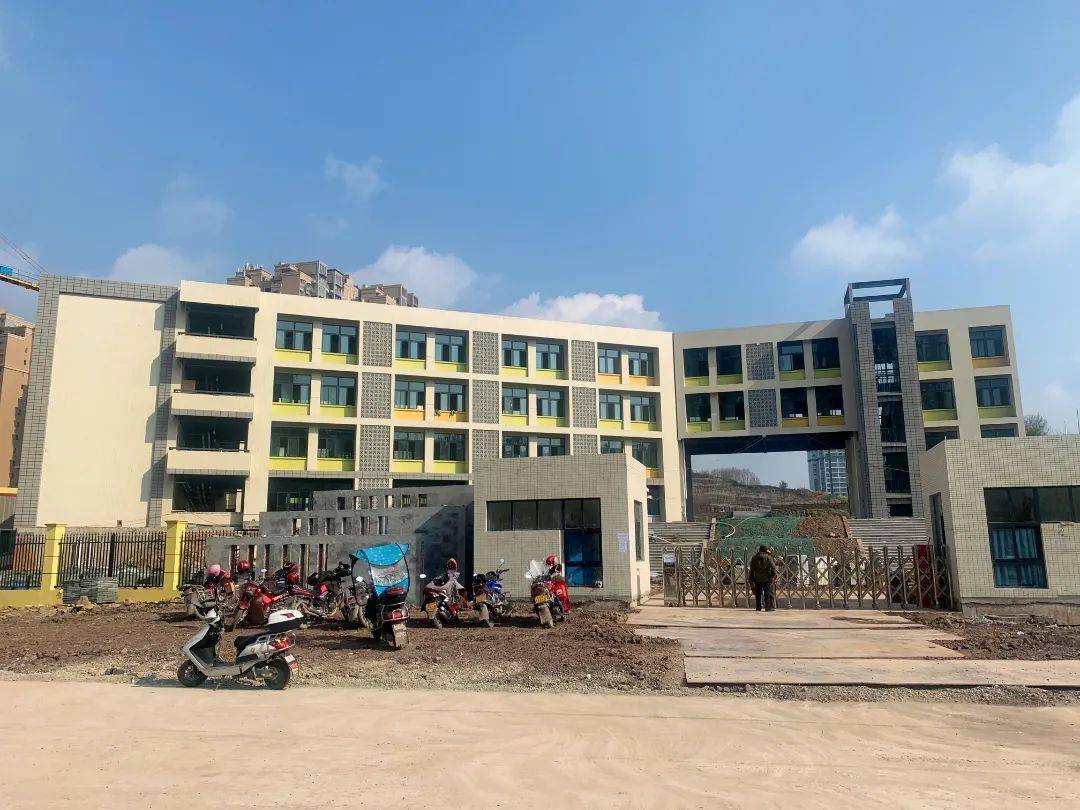 【航拍进度】临花城公园!威远这个楼盘,有了新变化!_小学_小零_教学班