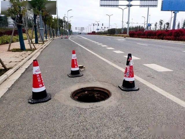 曝光台 大山包一级公路上多个窨井盖不翼而飞 昭阳区 田芳 时璐