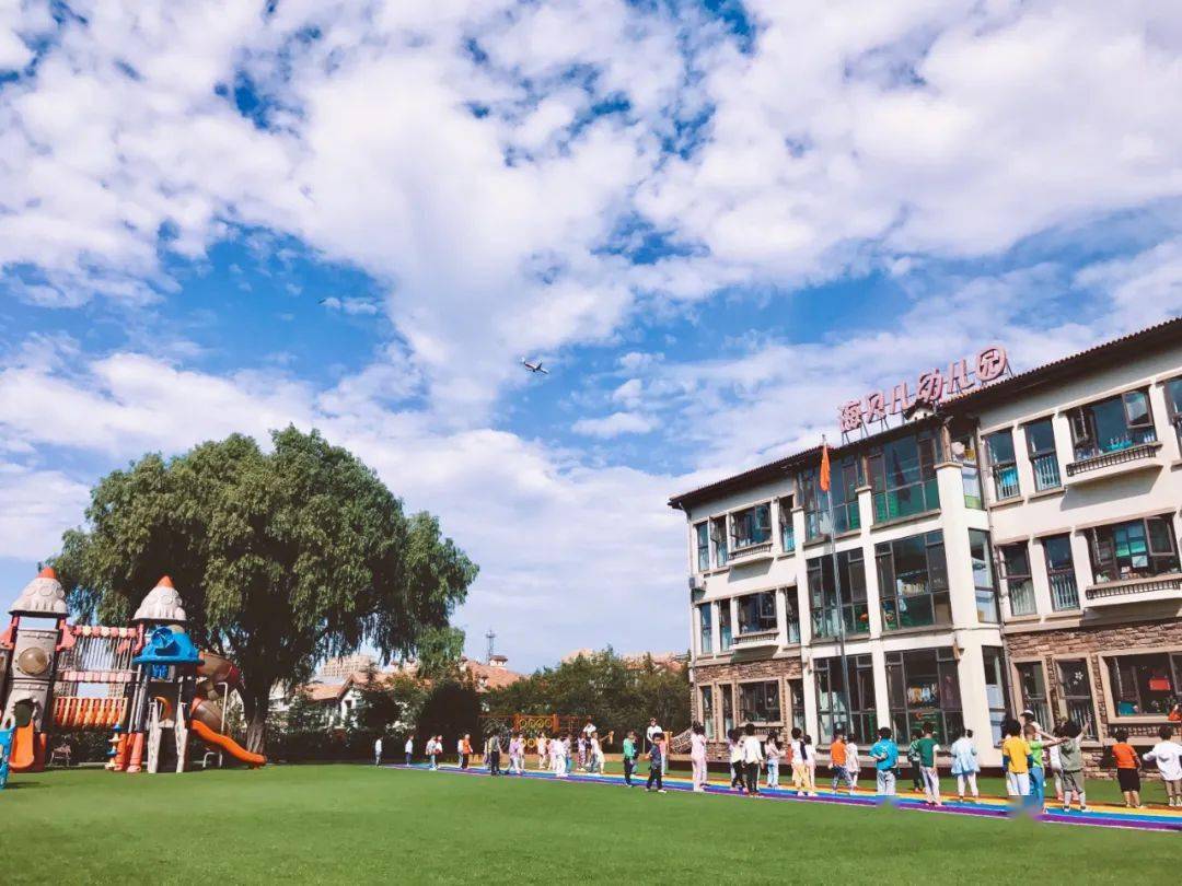 青岛市李沧区海贝儿尚风尚水幼儿园青岛李沧区百合幼儿园在实践中结合