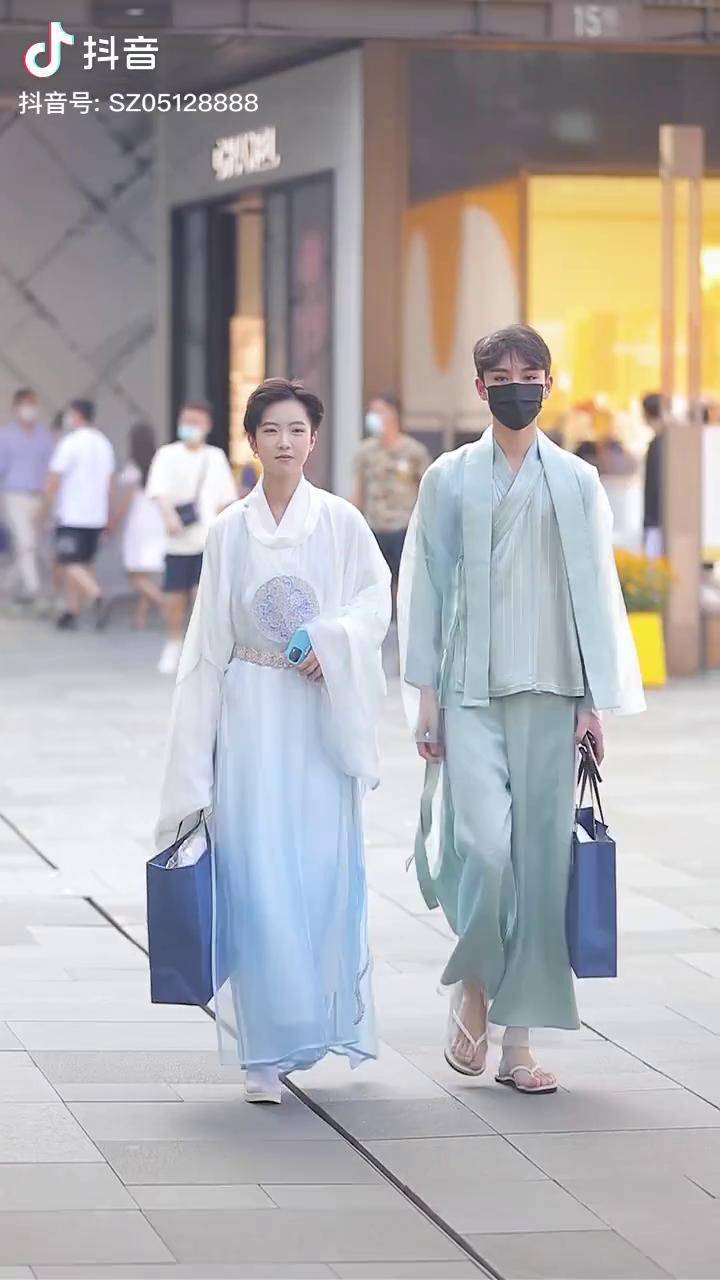 你喜欢汉服还是喜欢小哥哥丑乖花生哥哥成都太古里
