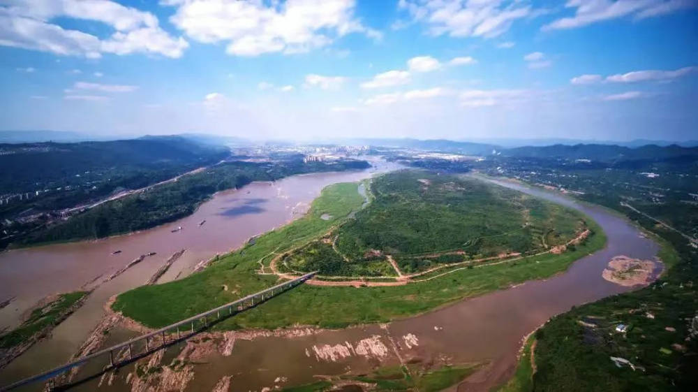 俯瞰广阳岛广阳岛曾有广阳坝,广阳洲等别称,距离市中心11公里,枯水期