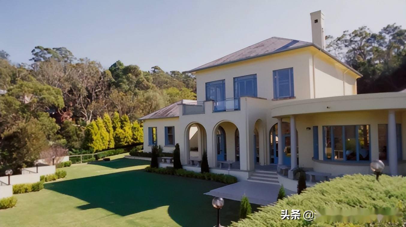 佟丽娅陈思诚悉尼下北岸豪宅2200万易手荒废4年杂草丛生