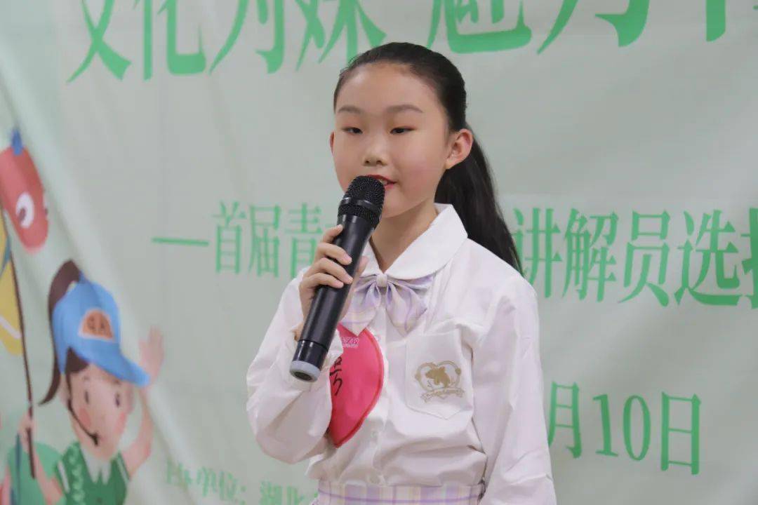 的选手▲认认真真地讲解▲我们是最棒的经过两天的激烈角逐共有胡艺轩