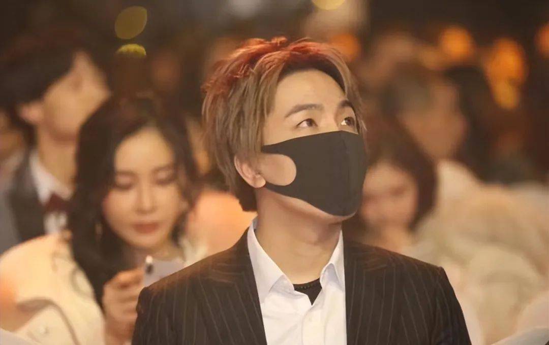 lol国服第一系列小漠月赚150w26岁买法拉利