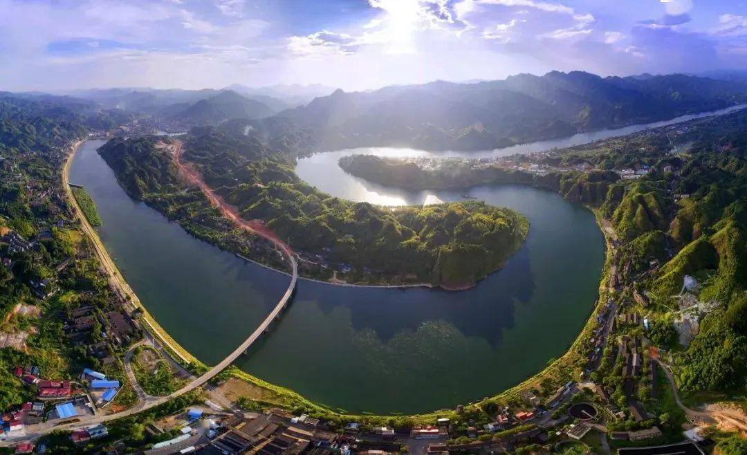 《一代洪商》剧组还赴黔阳古城,高椅古村等怀化"千里沅江"生态文化