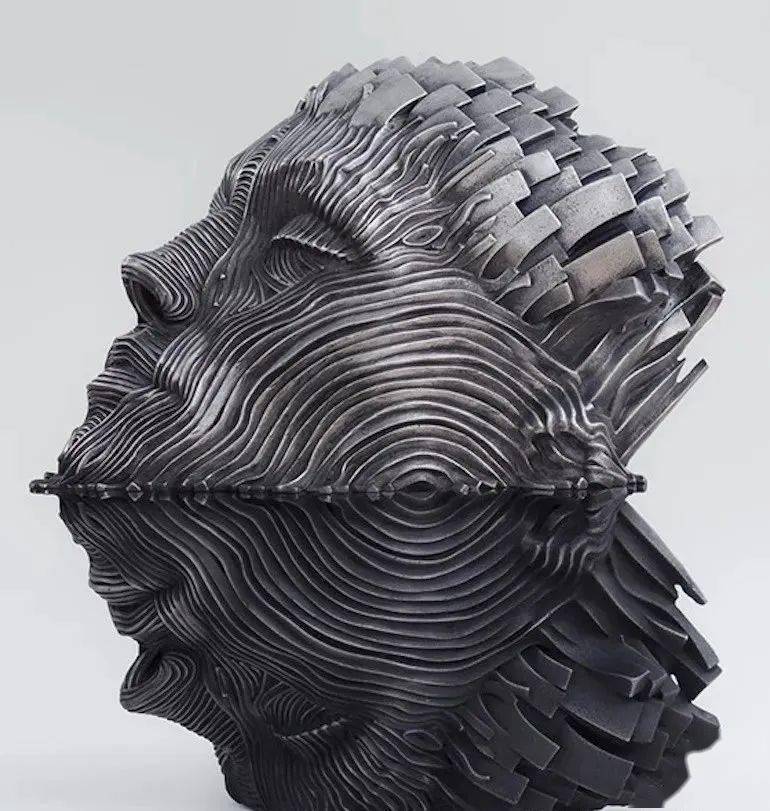 这些像素一般的木条,钢条组成的人像叹为观止!