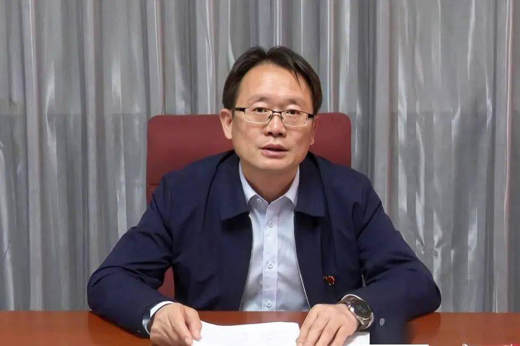 4月11日下午,县委书记陶涛主持召开阿克塞生态保护及城乡供水一体化