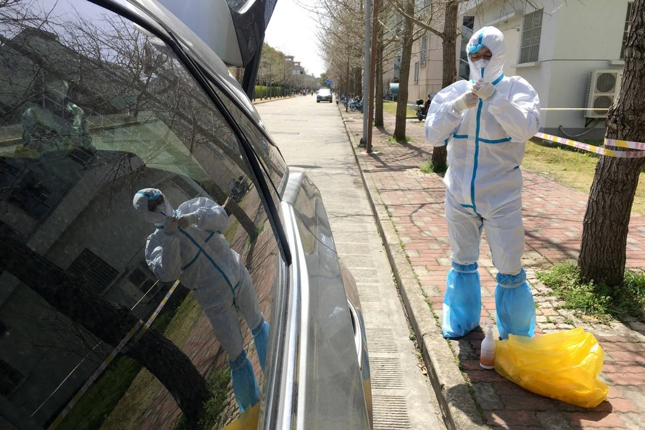 一位瑞金医院的骨科医生为上海交大的师生撑起了保护伞_赵医生_处理