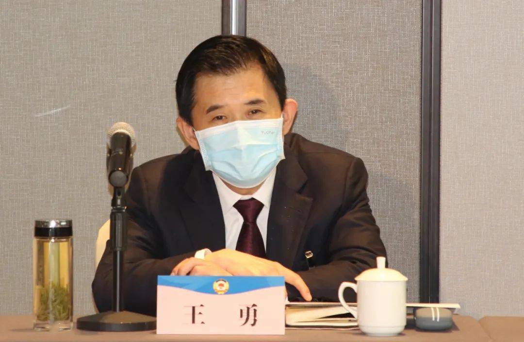 王勇参加市政协十三届一次会议分组讨论时强调锚定目标定位主动担当