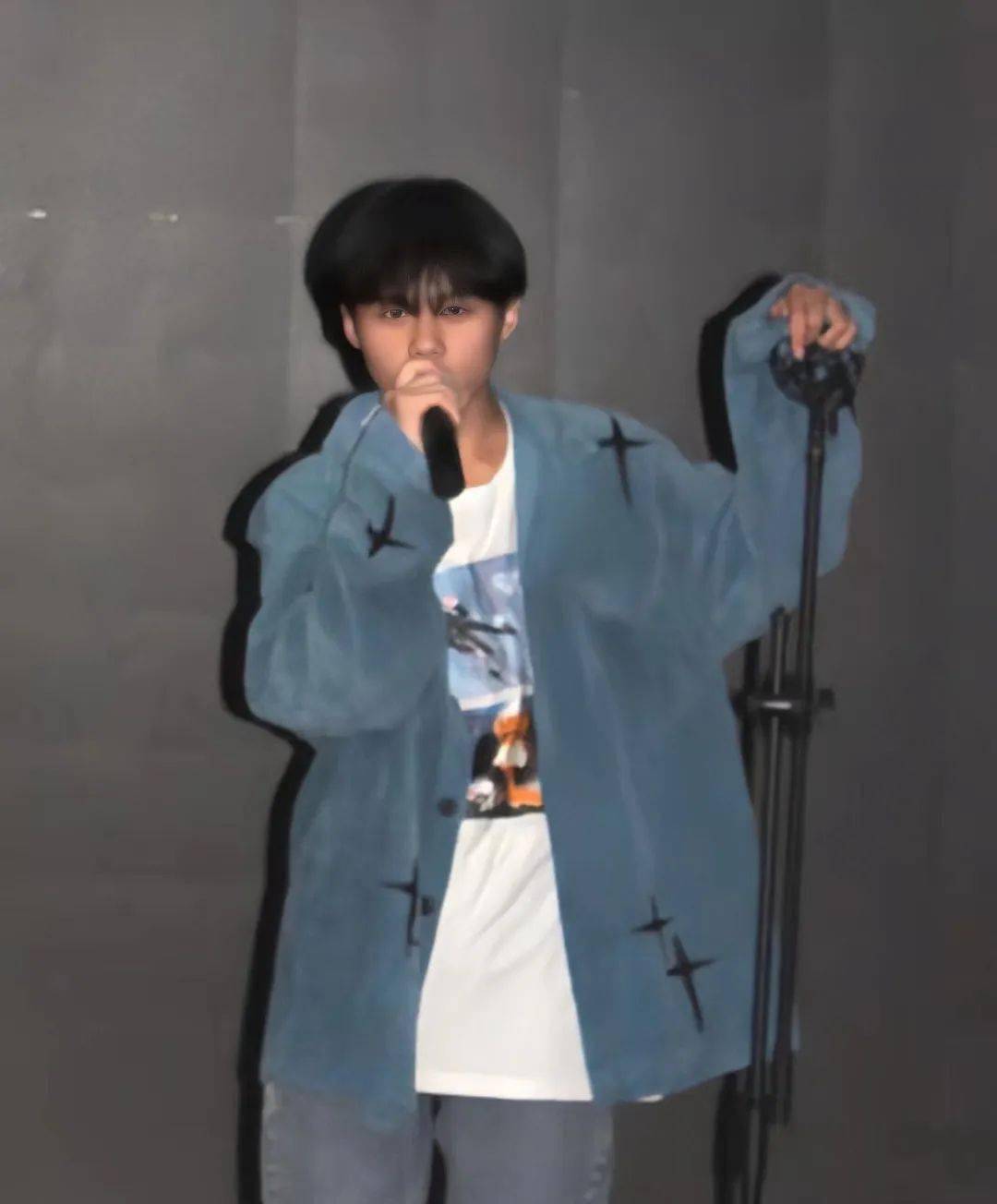 二中说唱歌手李柯震新单曲蔚蓝未来致敬抗疫