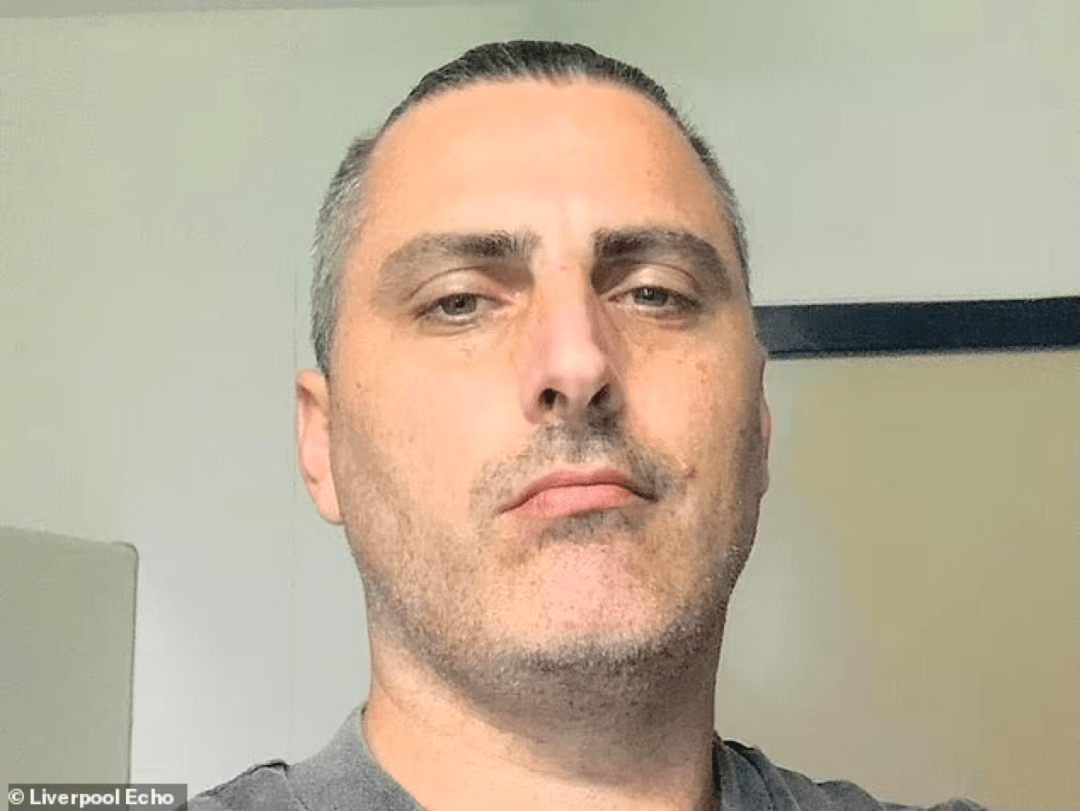 一位朋友,这位朋友还带着一个男生——从利物浦移民到澳大利亚的james