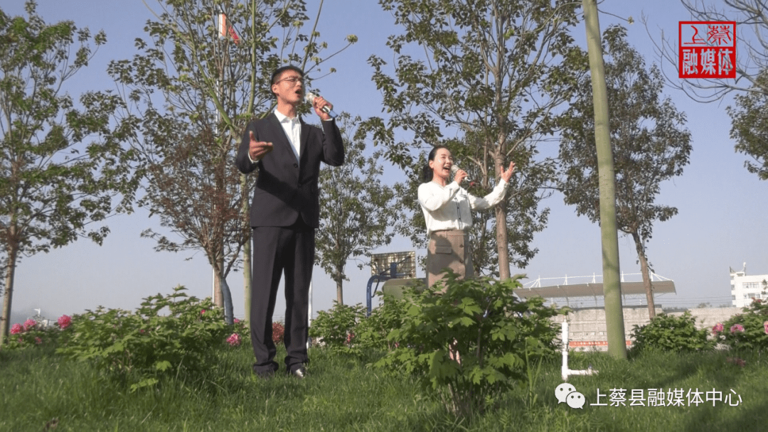 上蔡二高:"赏牡丹花开品牡丹精神"学生征文比赛启动_师生_仪式_冯方方