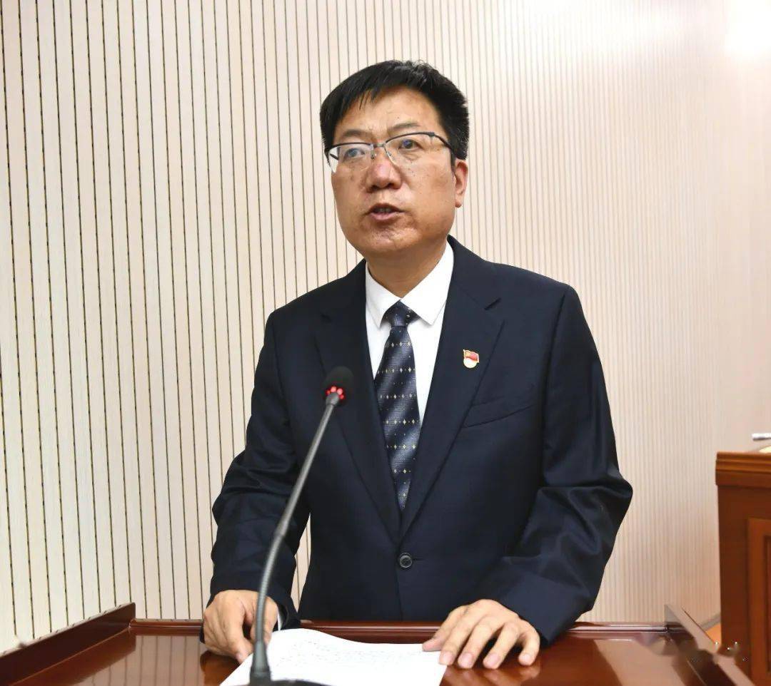 会议决定任命李永芳为乡宁县人民政府副县长,代理县长职务.