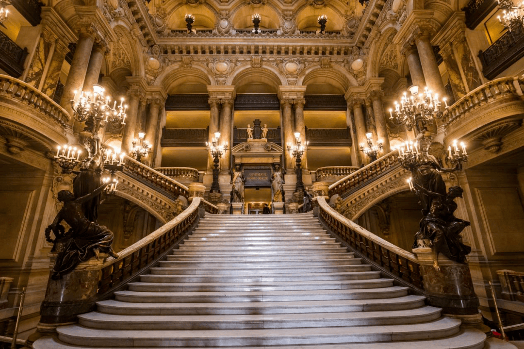 金碧辉煌的巴黎歌剧院下面竟然藏了个湖还有美女幽灵