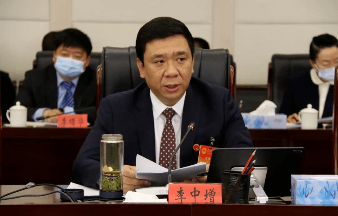 内蒙古自治区第十三届人大常委会阿拉善盟工作委员会第十次会议召开