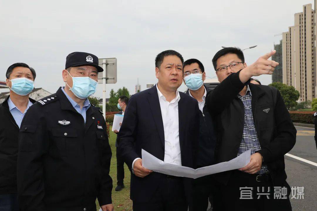 胡小坚调研推进240省道交通安全提升工作