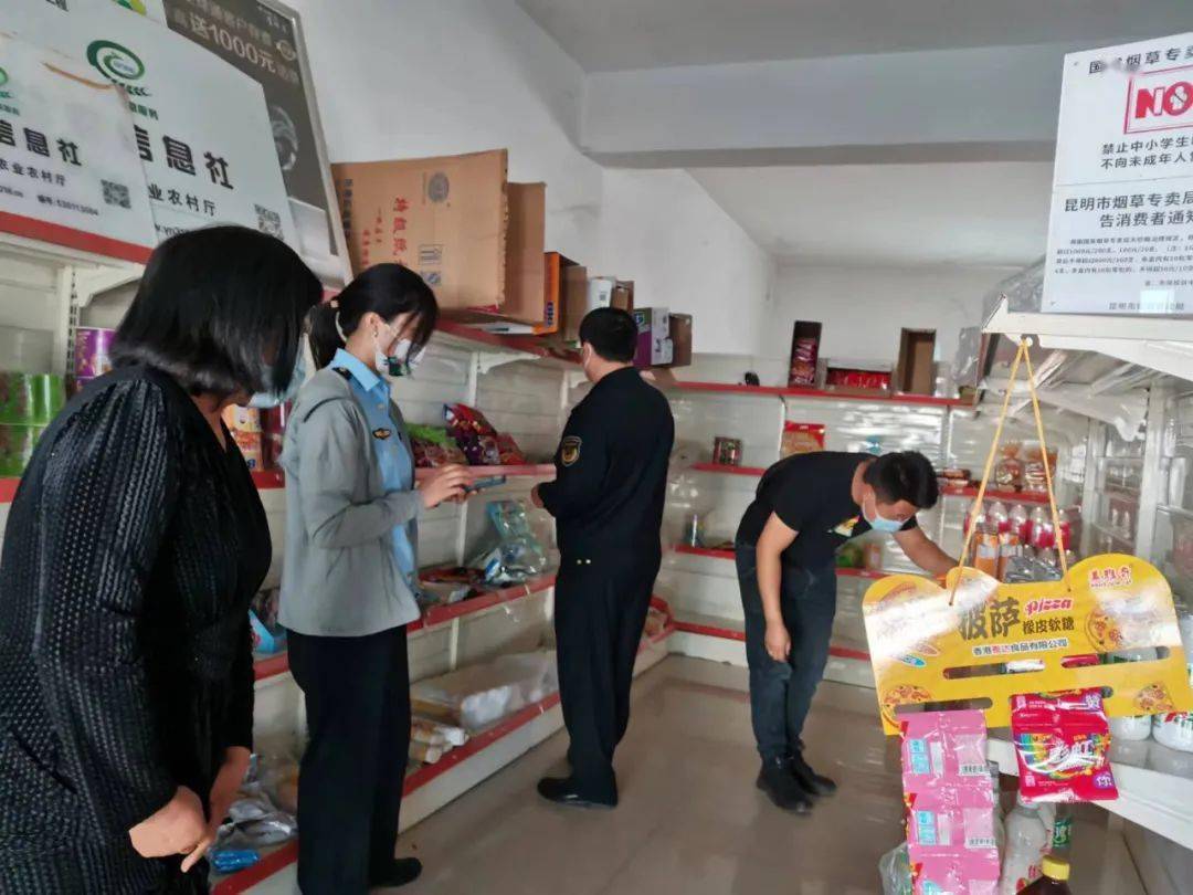铜都街道扎实开展农村食品安全及白酒小作坊专项检查