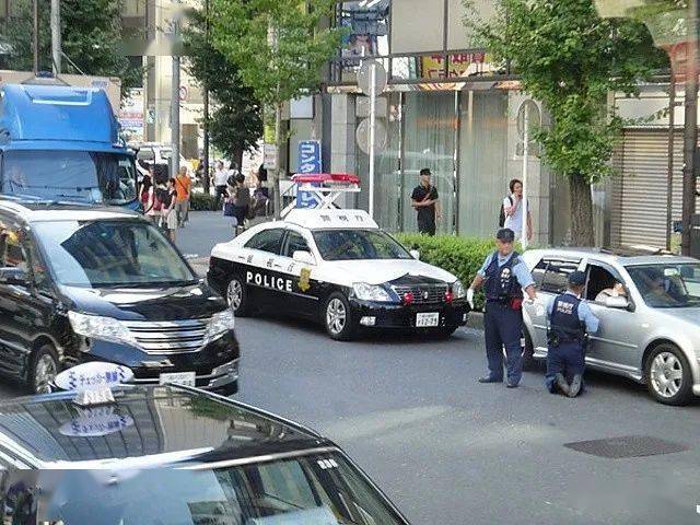 日本交警服装图片