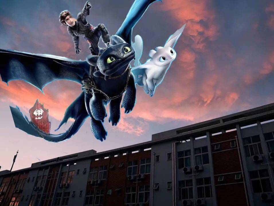 动漫:《驯龙高手》人物:希卡普 无牙仔 白煞出没地点:中心广场南侧