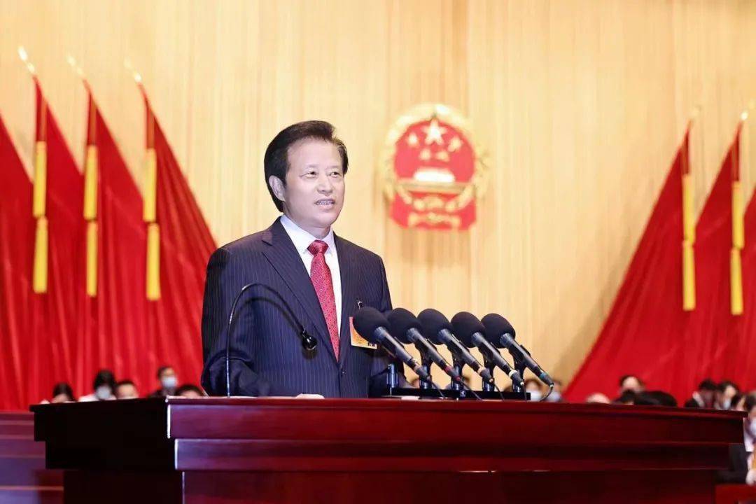 湖州市人民代表大会常务委员会主任 孙贤龙第九届人民代表大会第一次