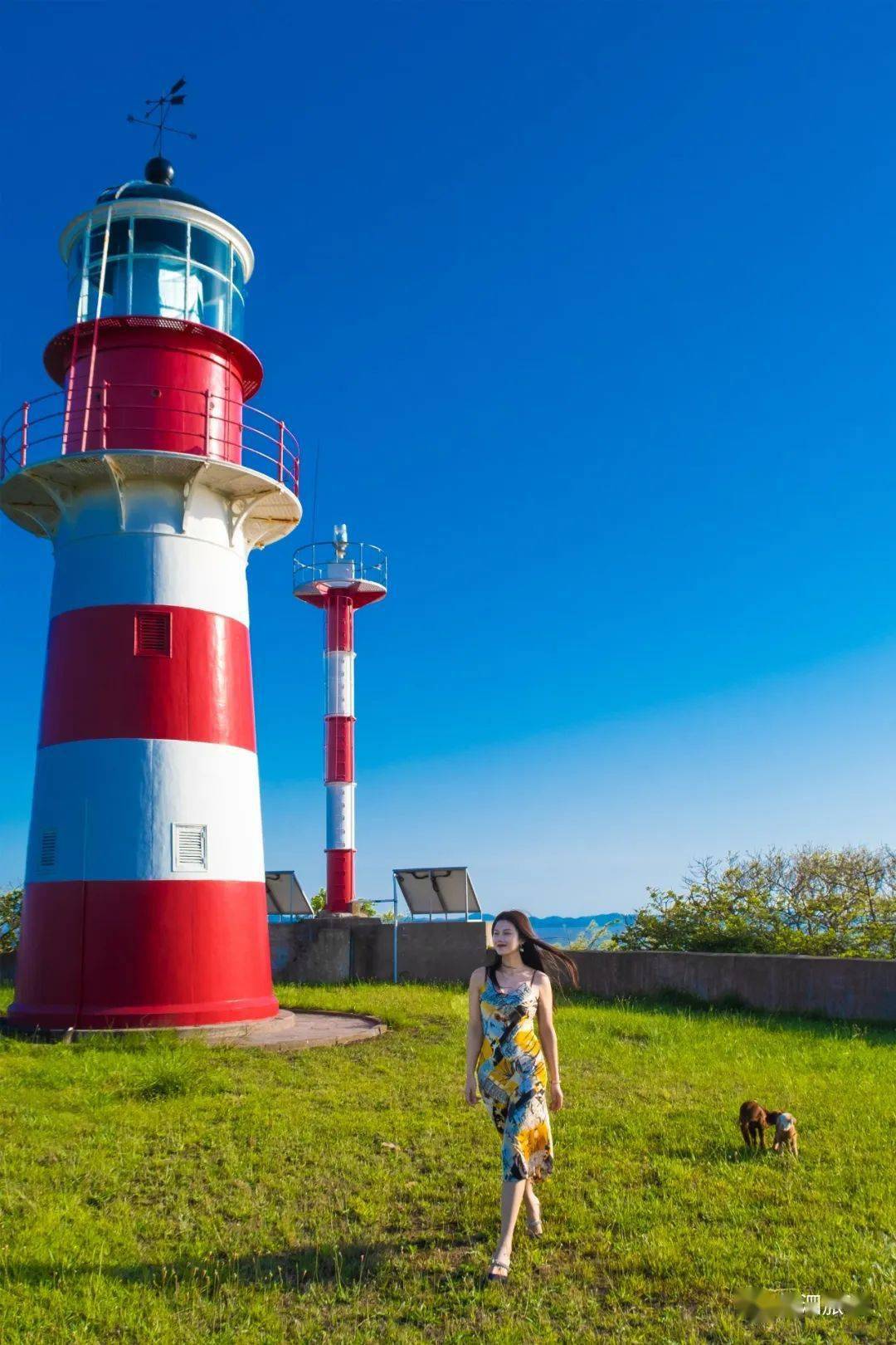 白节山岛,岛上唯灯塔一座,清风明月绵绵不绝,和它同属菜园镇的东,西
