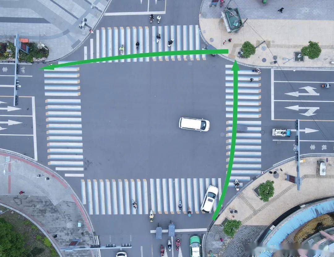 电瓶车在非机动车路口左转该怎么走来看看洪雅交警蜀黍怎么说