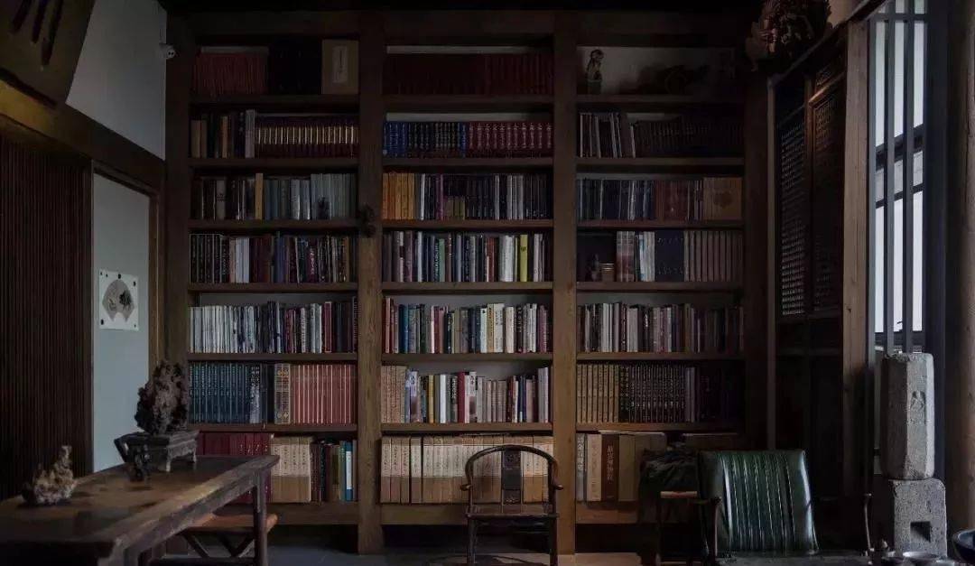 传统家具与现代空间书房