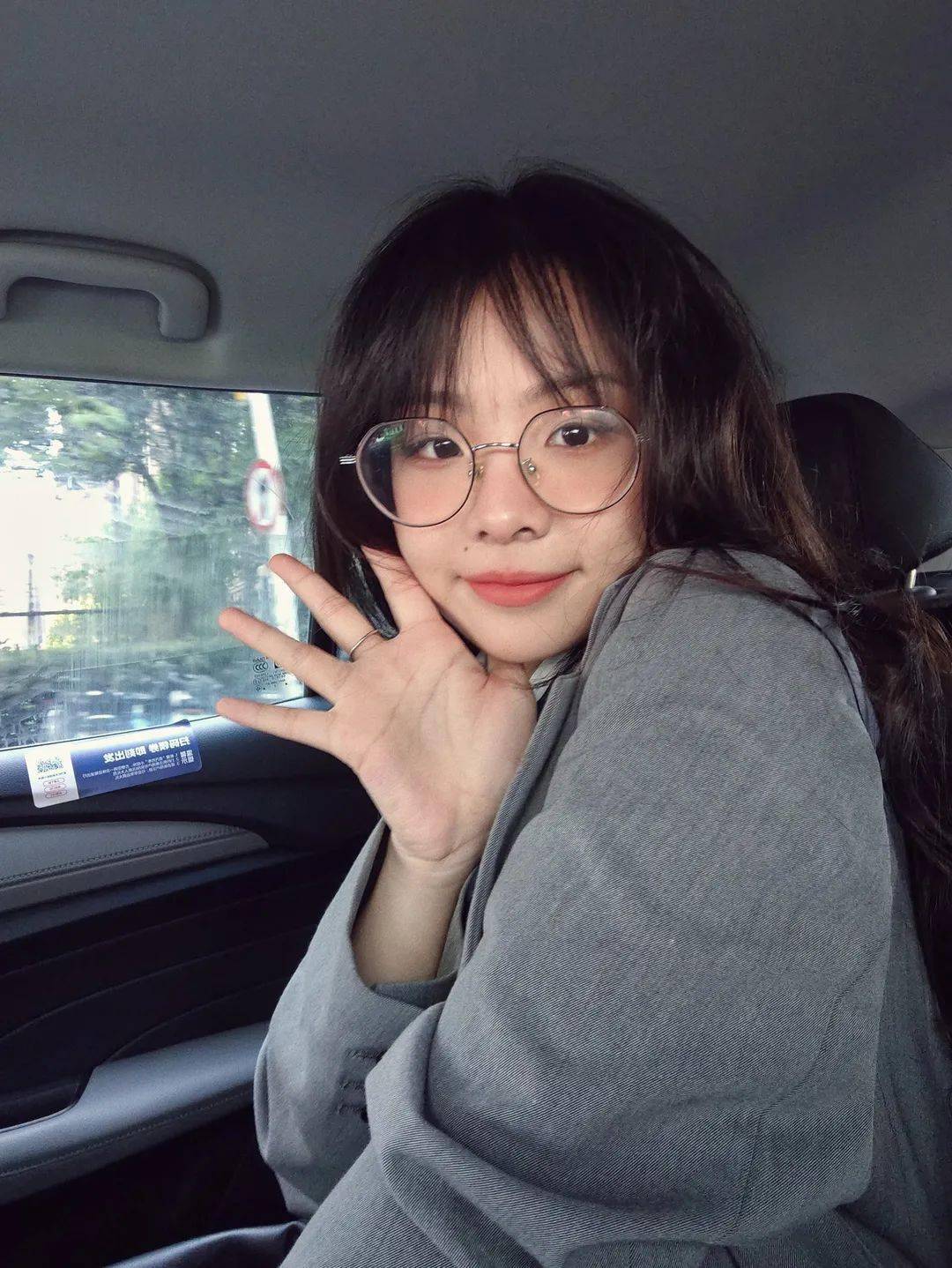 黄雅静学霸档案没有谁的人生能一直居于顶端,或是永落谷底,必有曲折