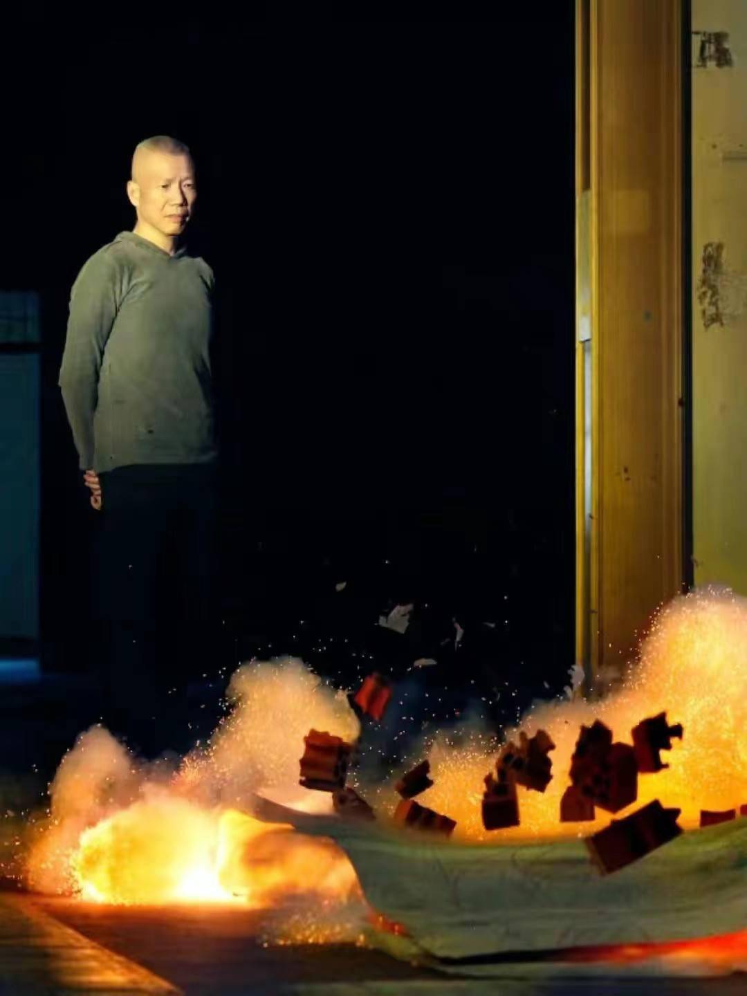 蔡国强全国最会玩火的男人21年创作天梯烟花惊艳世人