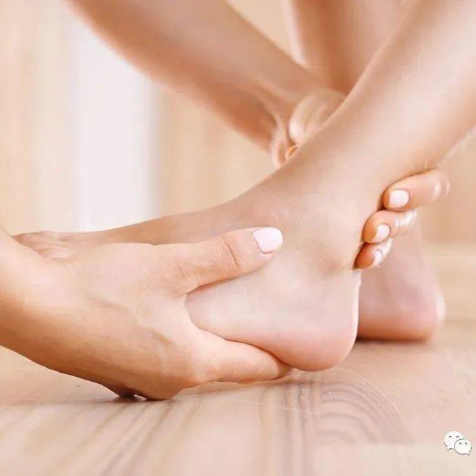 小于“脚痛”多年不当回事,一检查竟发现已患肾衰竭,怎么回事?_mol_肾脏_尿酸