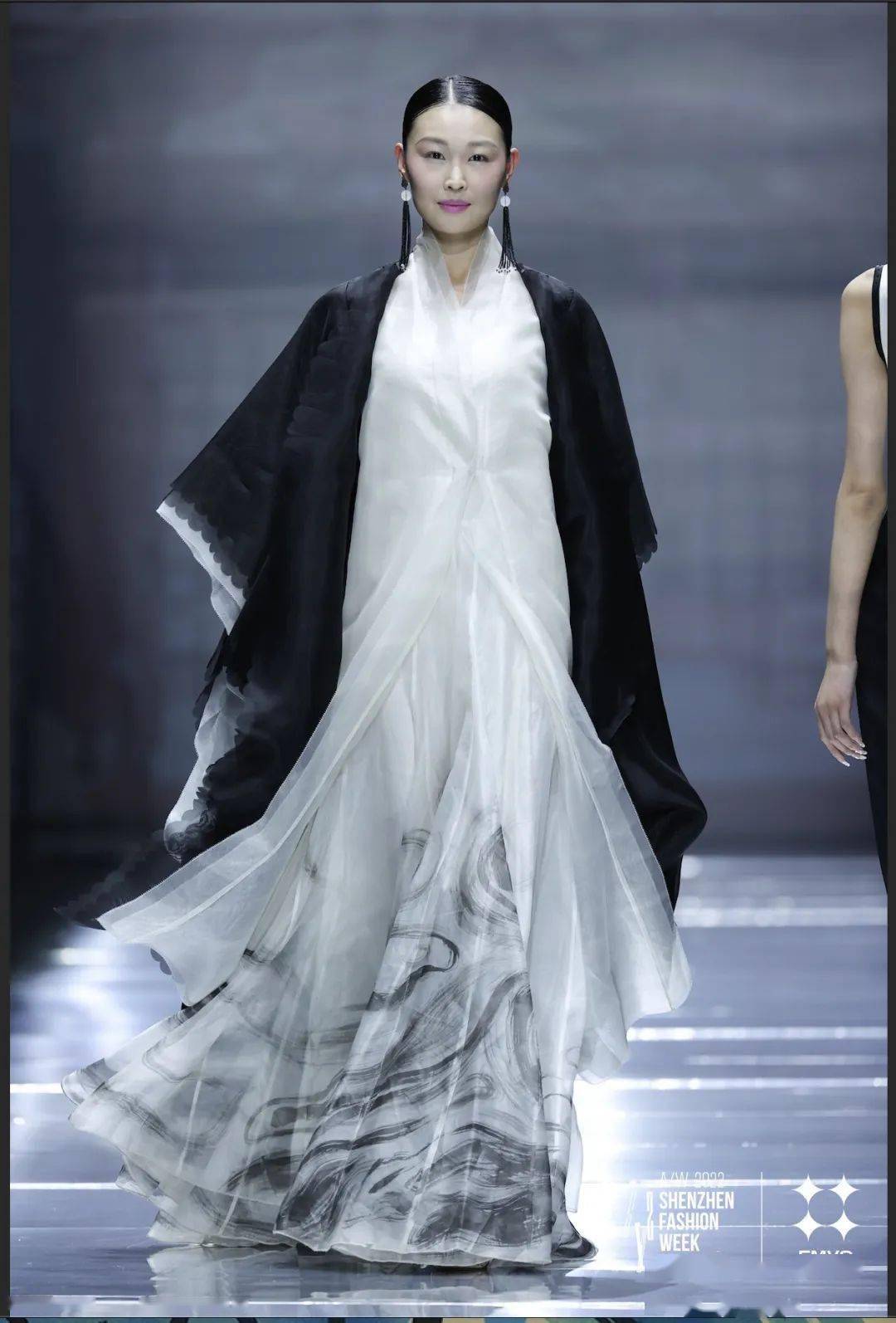 a/w2022深圳时装周|秀场直击:虚实之魅,共赴梦幻之旅_吉祥斋_女性