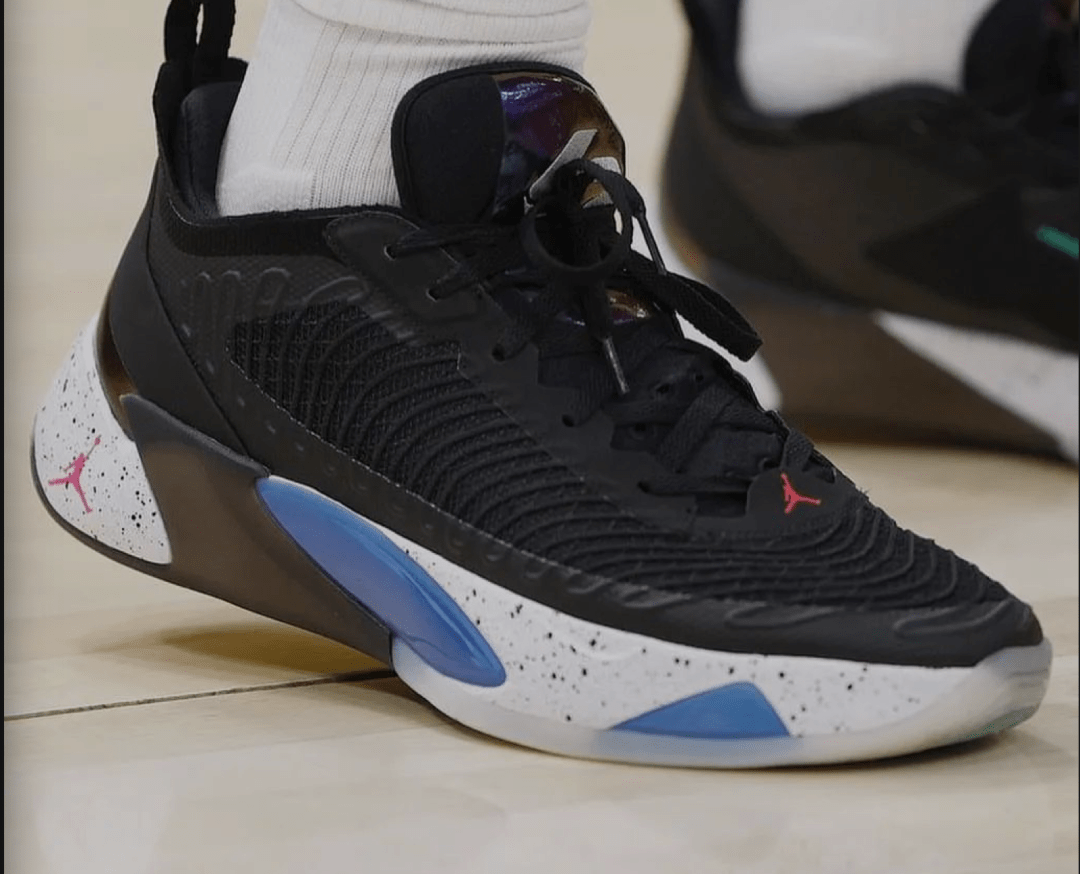 侃鞋新王当立东契奇1代曝光欧洲之王的签名鞋就这