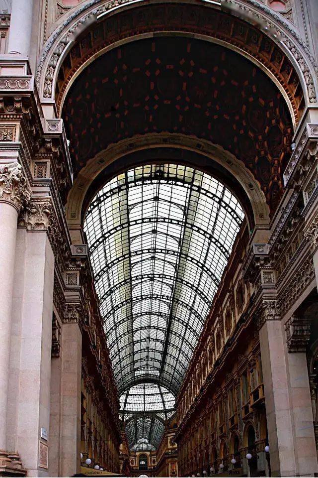 米兰埃玛努埃尔二世拱廊