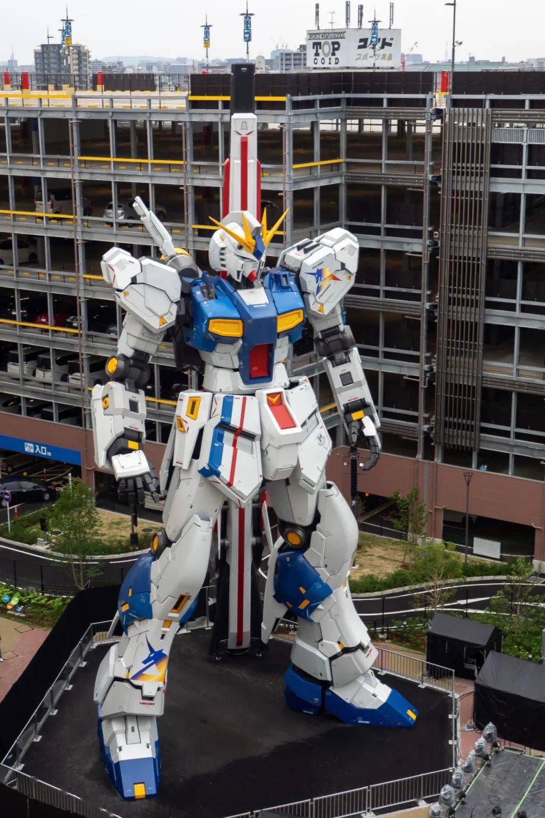 头和手都可动还有灯光秀rx93ff牛高达立像可太秀了