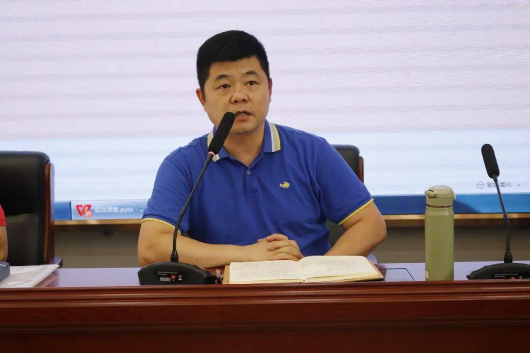 出席颁奖典礼的有我校的彭喜倡校长,潘广明副校长,黄少红副校长,教务
