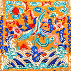 青海民间刺绣历史悠久,手法独特,风格古朴,色彩艳丽,应用广泛,成为