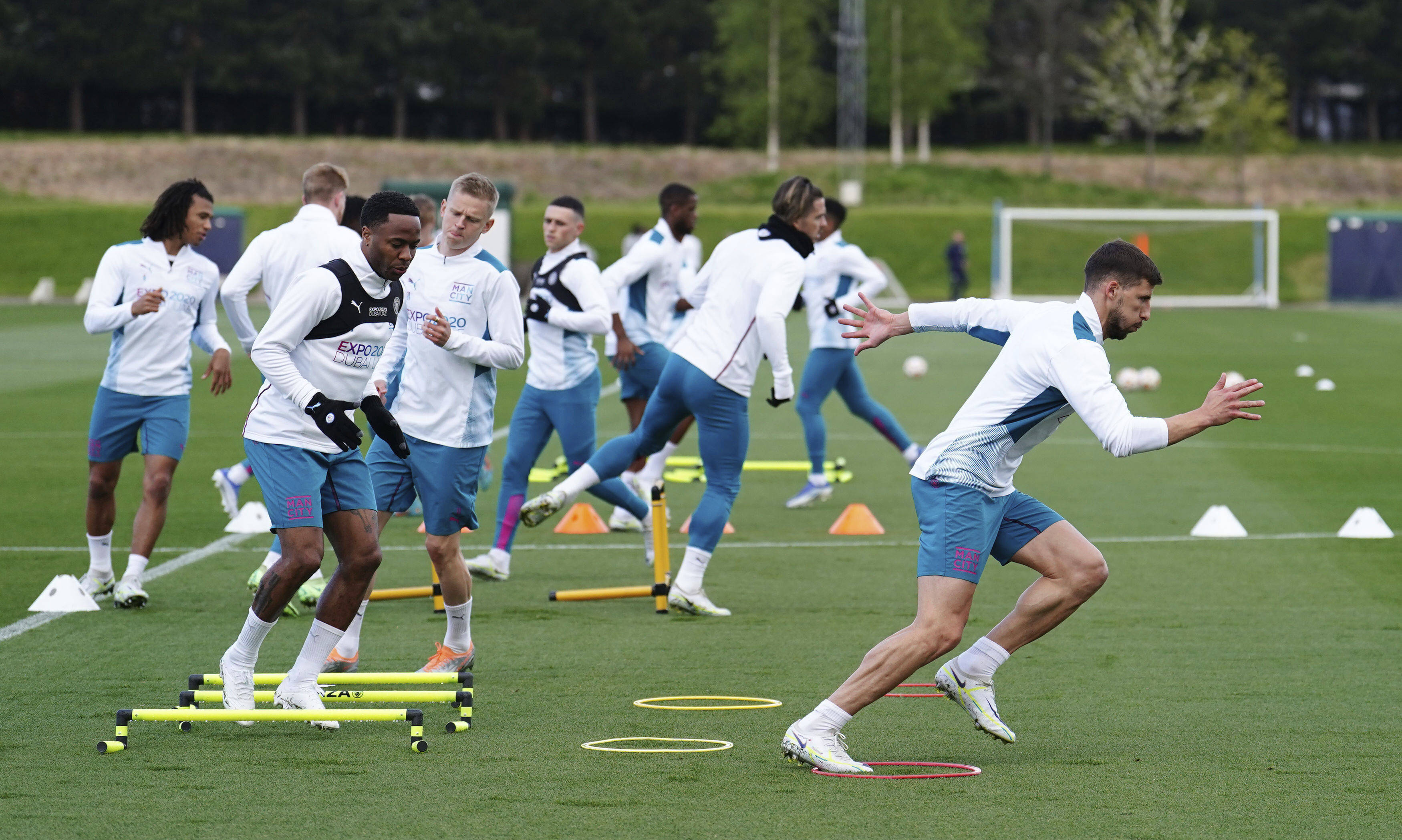 足球——欧冠联赛:曼城赛前备战_训练_球员_新华社