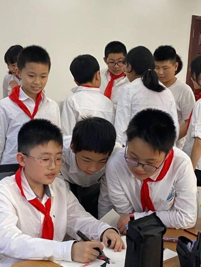 心希望工程渝中区解放西路小学心灵成长社开课啦