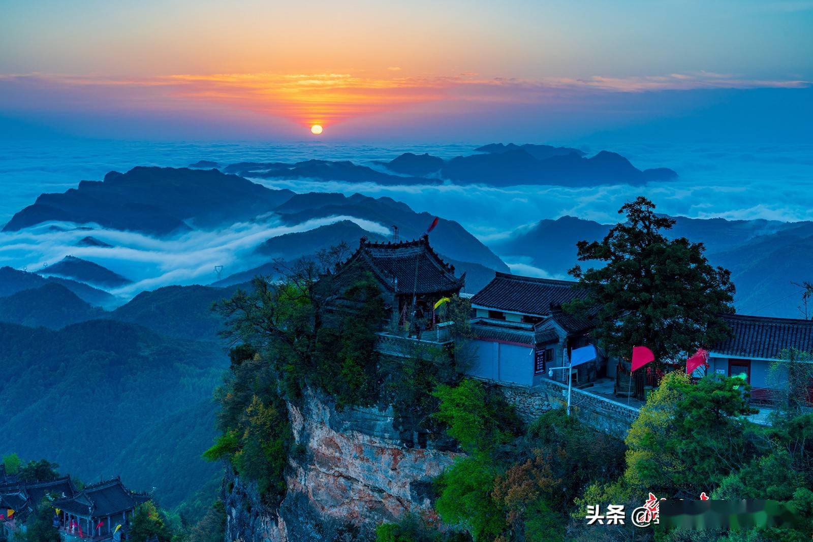 成县鸡峰山旅游景点图片