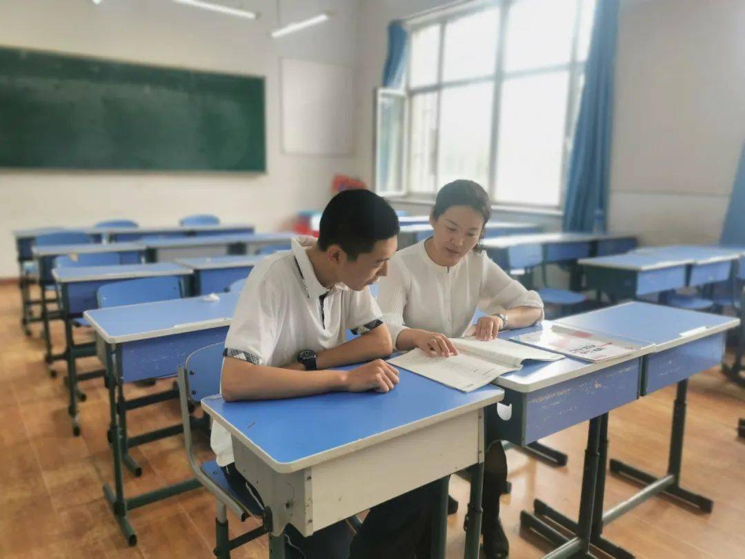 因为热爱,她选择钻研在学年的推荐下,2011年杨志悦