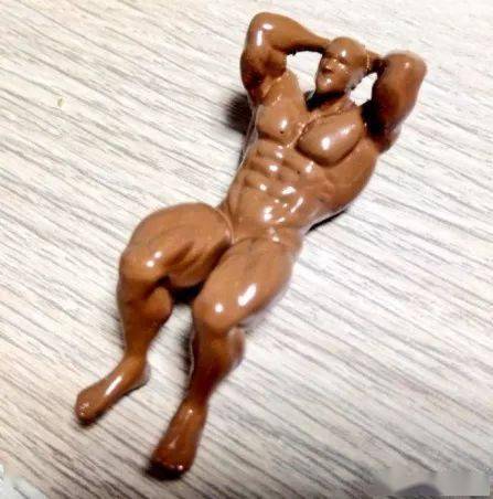 08老鼠头被盆子卡住,它屁股后感觉一阵阴凉…猫和老鼠诚不欺我…09