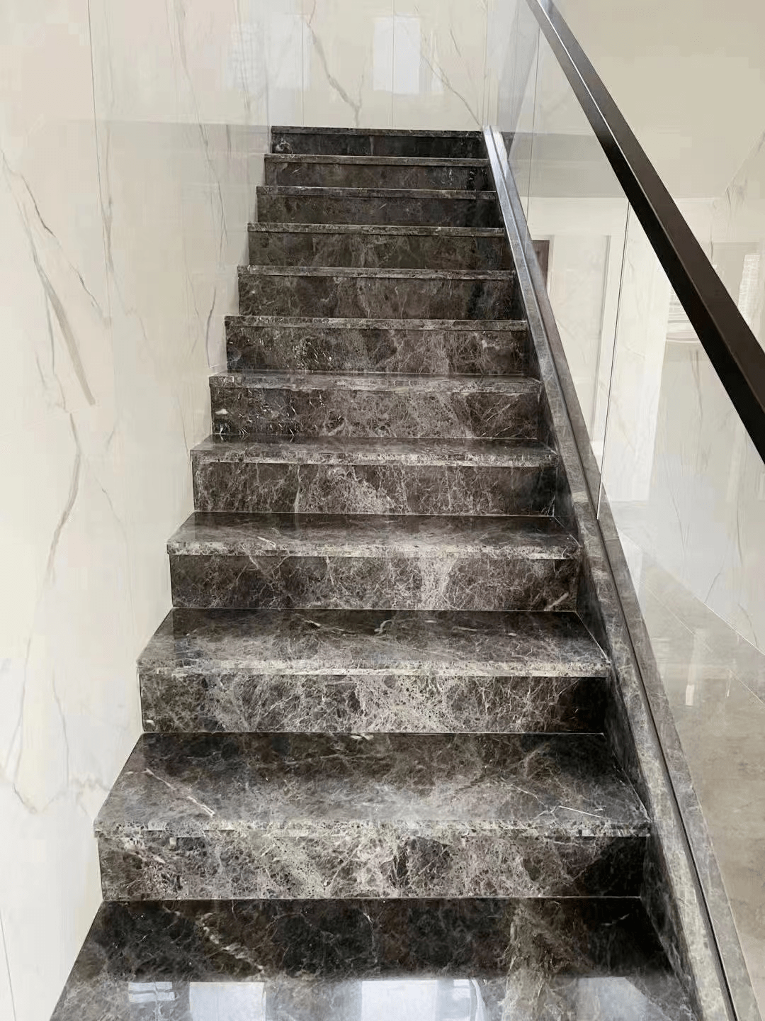 大理石楼梯,楼梯界的颜值担当